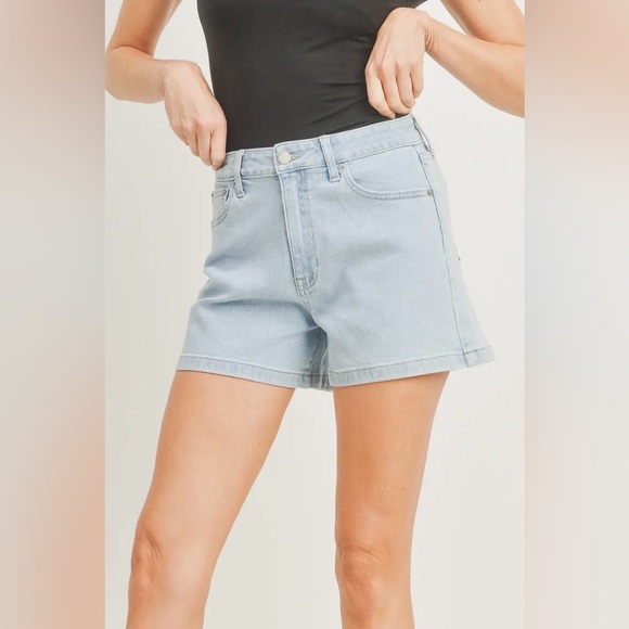 High Rise Mom Short - Light Denim - Picture 3 of 5